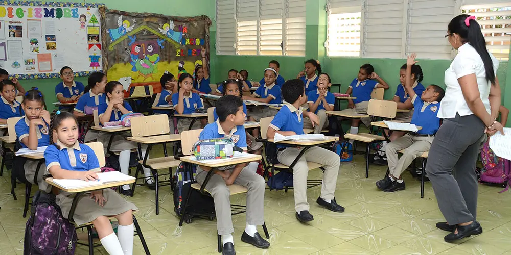 La IA al servicio de la educación dominicana: ¿Una revolución en las aulas o una promesa distante?
